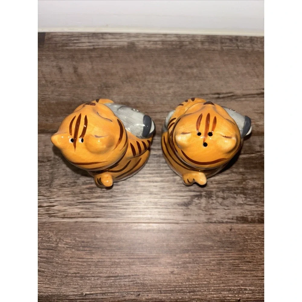 Tabby Cat Orange Striped Chubby Kitty Hug Fish Salt & Pepper Shakers